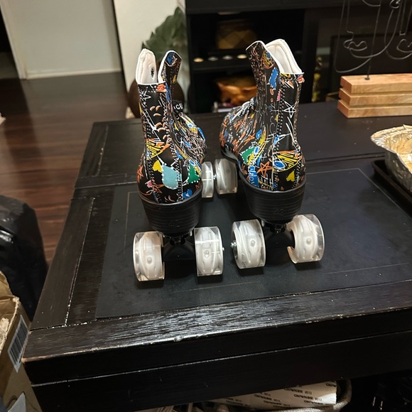 Ultra Bright Light Up Skates: - Picture 6 of 7